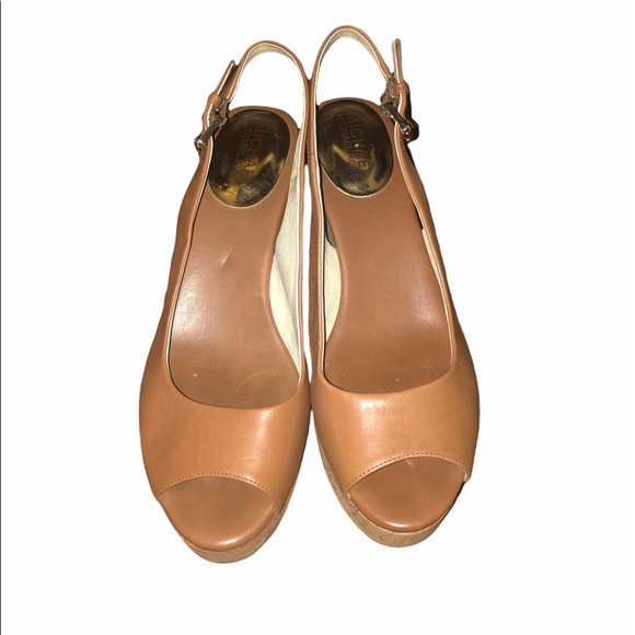 💕 Size 8 Michael Kors peep toe brown wedge - Picture 3 of 8